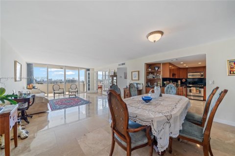 Купить кондоминиум в Майами-Бич, Флорида 2 спальни, 115.01м2, № 2015841 - фото 2