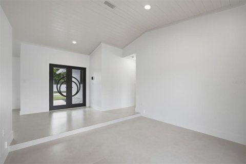 Villa ou maison à vendre à Miami, Floride: 4 chambres, 184.97 m2 № 2222559 - photo 10