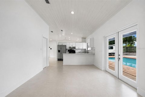 Villa ou maison à vendre à Miami, Floride: 4 chambres, 184.97 m2 № 2222559 - photo 20