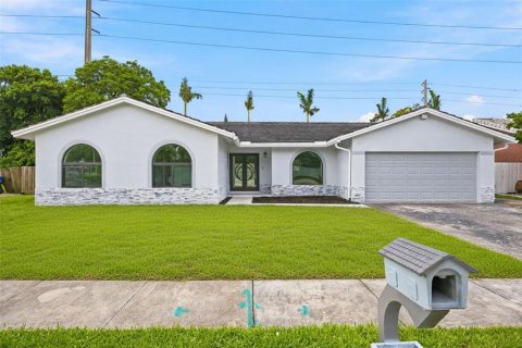 Villa ou maison à vendre à Miami, Floride: 4 chambres, 184.97 m2 № 2222559 - photo 2
