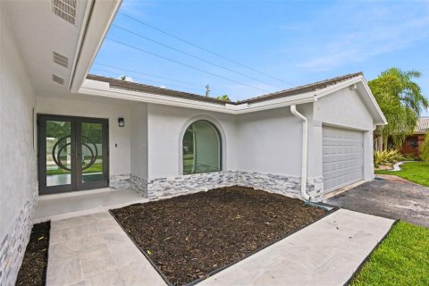 Villa ou maison à vendre à Miami, Floride: 4 chambres, 184.97 m2 № 2222559 - photo 7