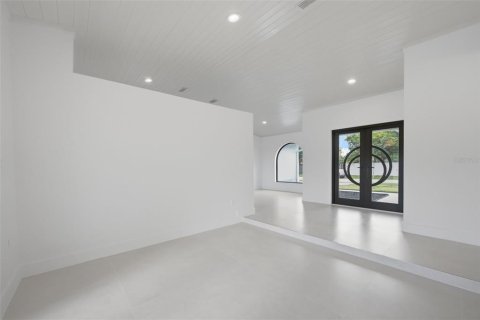 Villa ou maison à vendre à Miami, Floride: 4 chambres, 184.97 m2 № 2222559 - photo 9