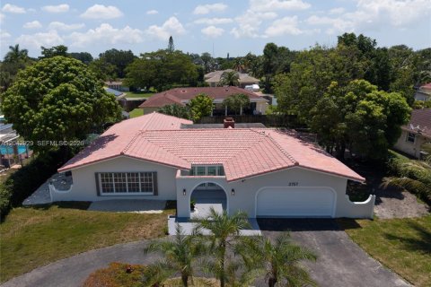Villa ou maison à vendre à Coral Springs, Floride: 4 chambres, 251.39 m2 № 2187845 - photo 13