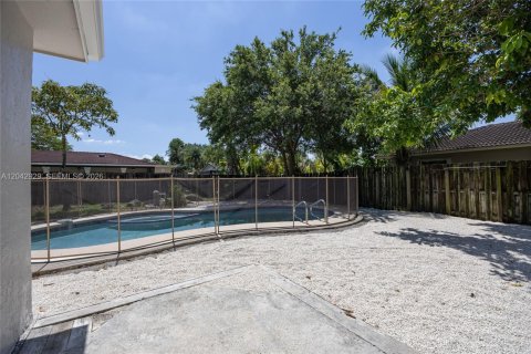 Villa ou maison à vendre à Coral Springs, Floride: 4 chambres, 251.39 m2 № 2187845 - photo 19