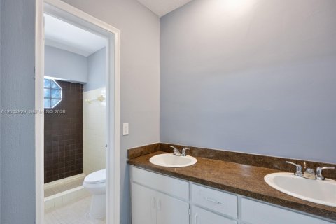 Villa ou maison à vendre à Coral Springs, Floride: 4 chambres, 251.39 m2 № 2187845 - photo 25
