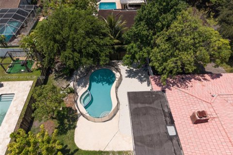 Villa ou maison à vendre à Coral Springs, Floride: 4 chambres, 251.39 m2 № 2187845 - photo 15