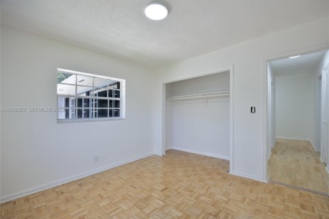 Villa ou maison à vendre à Coral Springs, Floride: 4 chambres, 251.39 m2 № 2187845 - photo 22