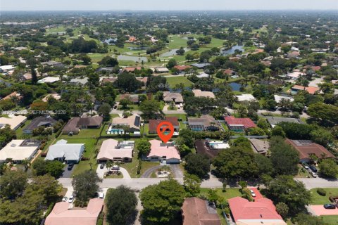 Villa ou maison à vendre à Coral Springs, Floride: 4 chambres, 251.39 m2 № 2187845 - photo 14