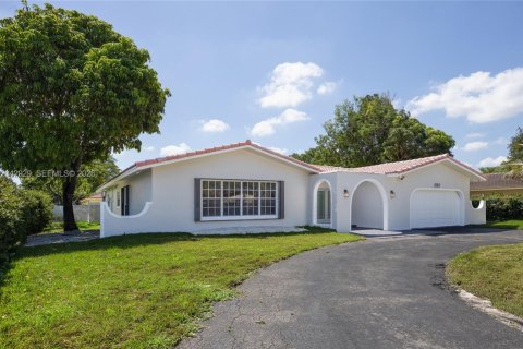 Villa ou maison à vendre à Coral Springs, Floride: 4 chambres, 251.39 m2 № 2187845 - photo 5