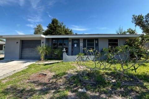 House in Port Charlotte, Florida 2 bedrooms, 86.12 sq.m. № 2202281