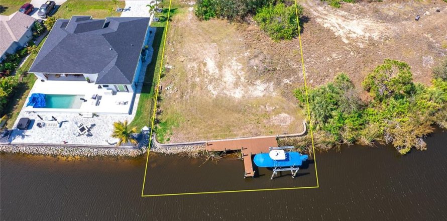 Land in Port Charlotte, Florida № 1513040
