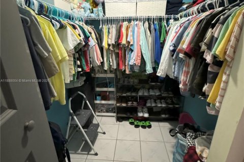 Casa en venta en Miami, Florida, 3 dormitorios, 133.31 m2 № 2053559 - foto 10