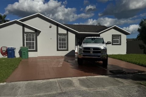 Casa en venta en Miami, Florida, 3 dormitorios, 133.31 m2 № 2053559 - foto 4