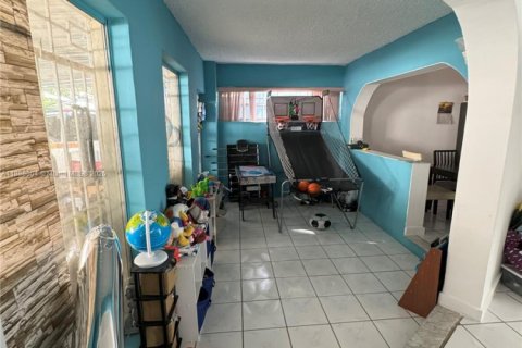 Casa en venta en Miami, Florida, 3 dormitorios, 133.31 m2 № 2053559 - foto 16