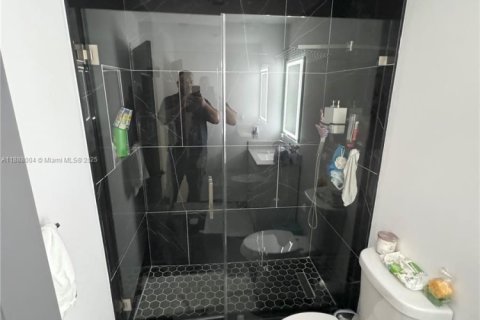 Casa en venta en Miami, Florida, 3 dormitorios, 133.31 m2 № 2053559 - foto 9