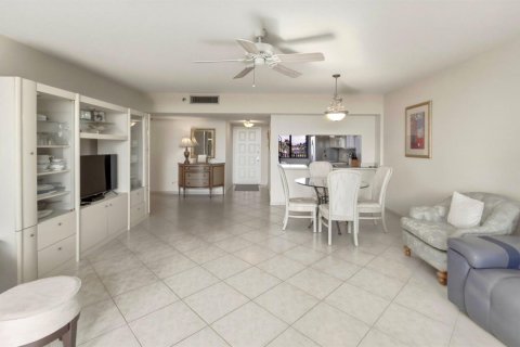 Condo in Fort Lauderdale, Florida, 2 bedrooms  № 2191477 - photo 6