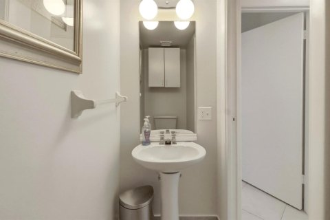 Condo in Fort Lauderdale, Florida, 2 bedrooms  № 2191477 - photo 18