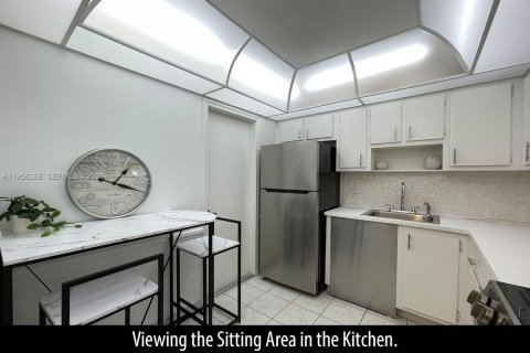 Condominio en venta en Hallandale Beach, Florida, 1 dormitorio, 72.46 m2 № 2011134 - foto 5