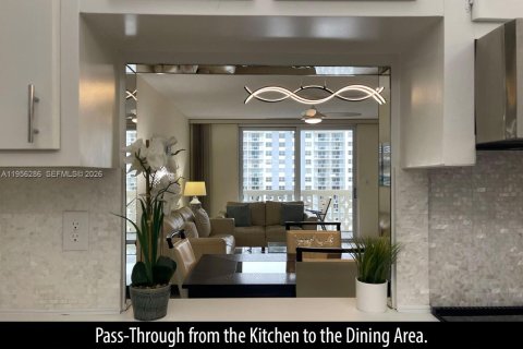 Condominio en venta en Hallandale Beach, Florida, 1 dormitorio, 72.46 m2 № 2011134 - foto 6