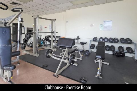 Condominio en venta en Hallandale Beach, Florida, 1 dormitorio, 72.46 m2 № 2011134 - foto 23