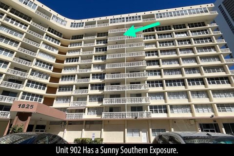 Condominio en venta en Hallandale Beach, Florida, 1 dormitorio, 72.46 m2 № 2011134 - foto 2