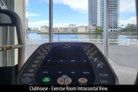 Condominio en venta en Hallandale Beach, Florida, 1 dormitorio, 72.46 m2 № 2011134 - foto 24