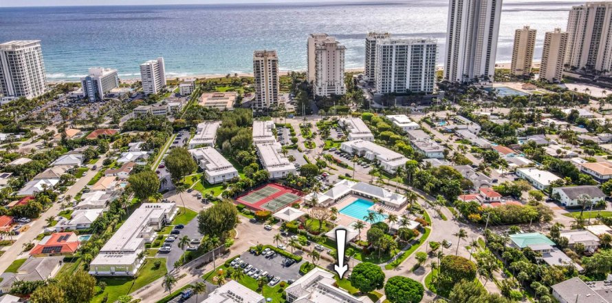 Condo à Riviera Beach, Floride, 2 chambres  № 2413184