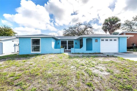 House in Port Richey, Florida 3 bedrooms, 133.97 sq.m. № 2234143