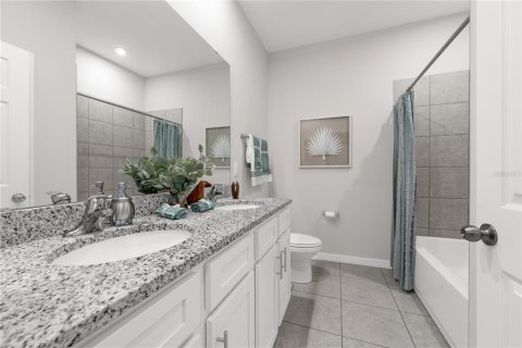 House in Leesburg, Florida 4 bedrooms, 170.85 sq.m. № 2102632 - photo 8