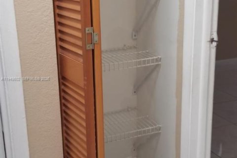 Снять в аренду виллу или дом в Хомстед, Флорида 2 спальни, 95.5м2, № 2004517 - фото 24