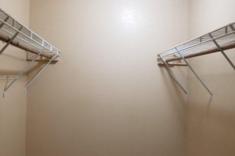 Снять в аренду виллу или дом в Хомстед, Флорида 2 спальни, 95.5м2, № 2004517 - фото 15