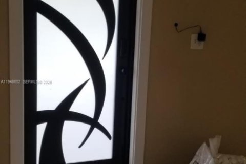 Снять в аренду виллу или дом в Хомстед, Флорида 2 спальни, 95.5м2, № 2004517 - фото 22