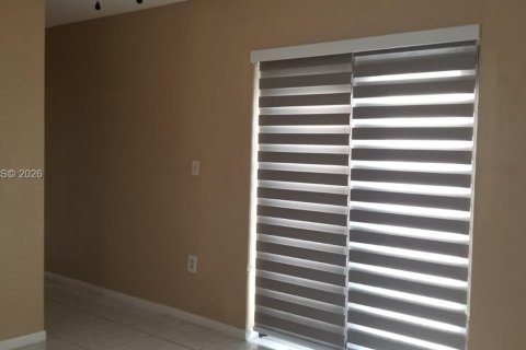 Снять в аренду виллу или дом в Хомстед, Флорида 2 спальни, 95.5м2, № 2004517 - фото 17