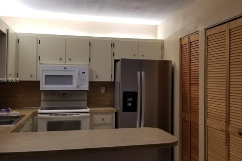 Снять в аренду виллу или дом в Хомстед, Флорида 2 спальни, 95.5м2, № 2004517 - фото 28