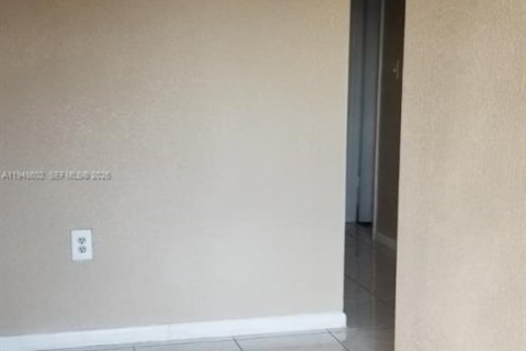 Снять в аренду виллу или дом в Хомстед, Флорида 2 спальни, 95.5м2, № 2004517 - фото 21