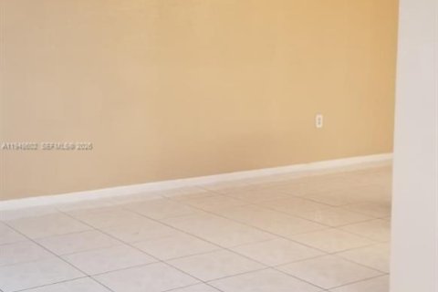 Снять в аренду виллу или дом в Хомстед, Флорида 2 спальни, 95.5м2, № 2004517 - фото 18