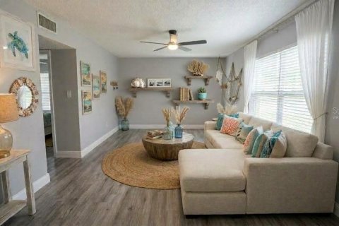 Copropriété à vendre à Madeira Beach, Floride: 2 chambres, 75.72 m2 № 2405379 - photo 3
