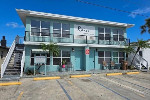 Condo à Madeira Beach, Floride, 2 chambres № 2405379
