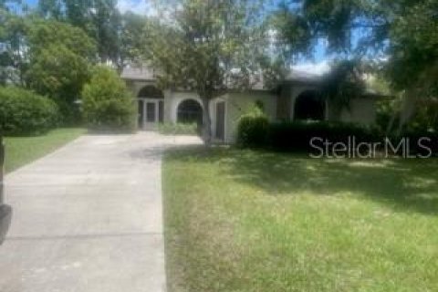 House in Yalaha, Florida 3 bedrooms, 184.41 sq.m. № 1754839 - photo 1
