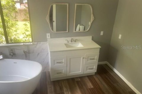 House in Yalaha, Florida 3 bedrooms, 184.41 sq.m. № 1754839 - photo 9