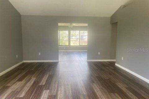 House in Yalaha, Florida 3 bedrooms, 184.41 sq.m. № 1754839 - photo 7