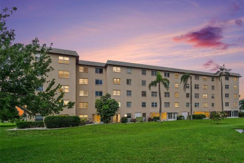 Condo in Bradenton, Florida, 2 bedrooms № 2361139