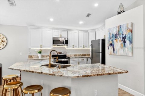 Casa en venta en Davenport, Florida, 4 dormitorios, 167.6 m2 № 2098474 - foto 19