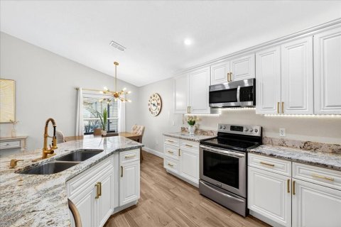Casa en venta en Davenport, Florida, 4 dormitorios, 167.6 m2 № 2098474 - foto 18