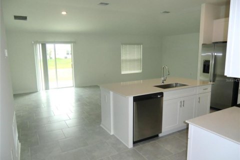 House in Winter Haven, Florida 3 bedrooms, 144.93 sq.m. № 2237012 - photo 11