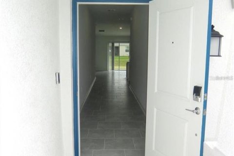 House in Winter Haven, Florida 3 bedrooms, 144.93 sq.m. № 2237012 - photo 7