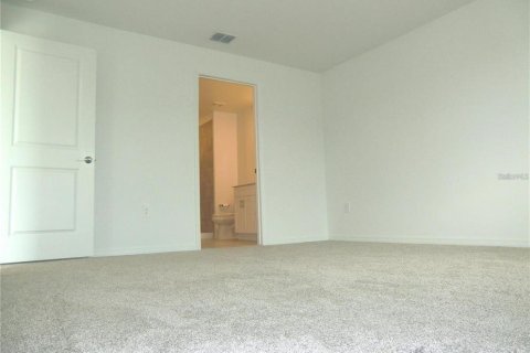 House in Winter Haven, Florida 3 bedrooms, 144.93 sq.m. № 2237012 - photo 14