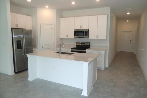 House in Winter Haven, Florida 3 bedrooms, 144.93 sq.m. № 2237012 - photo 12