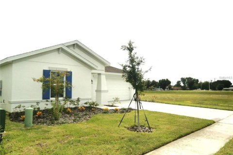 House in Winter Haven, Florida 3 bedrooms, 144.93 sq.m. № 2237012 - photo 6