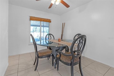 House in Kissimmee, Florida 3 bedrooms, 153.85 sq.m. № 1835566 - photo 14